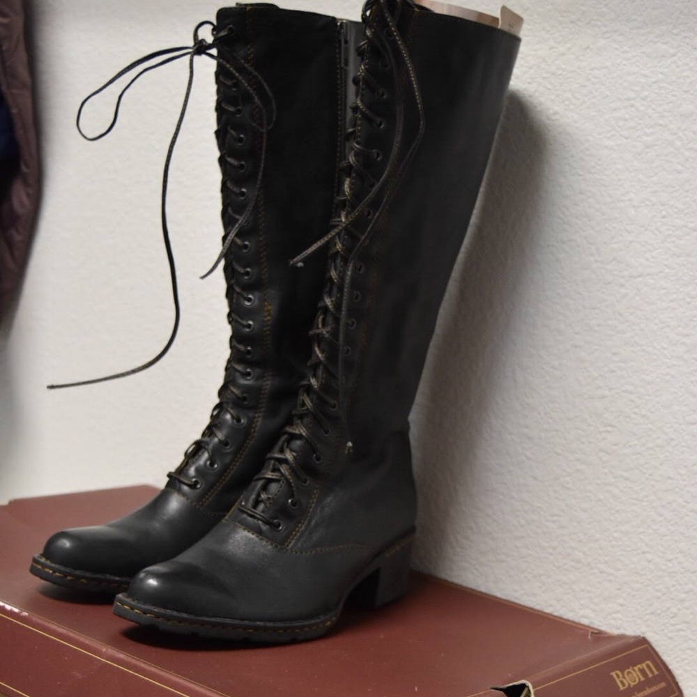 Leather BORN boots - brand new